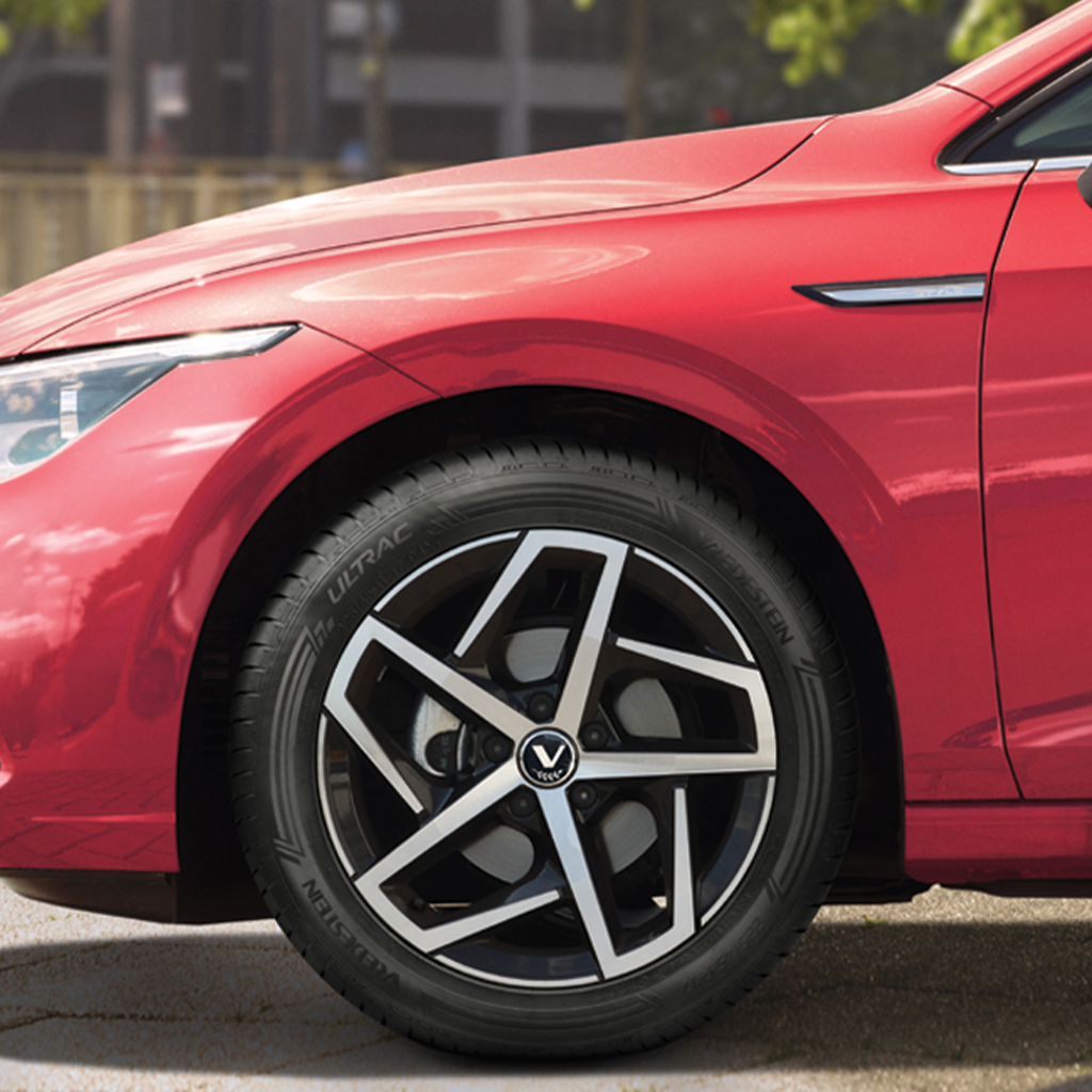 Frenado un 10 % mejor en superficies secas y mojadas*